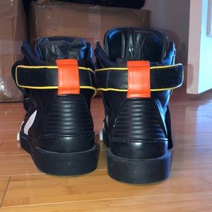 Men’s Givenchy Sneakers! European size 41